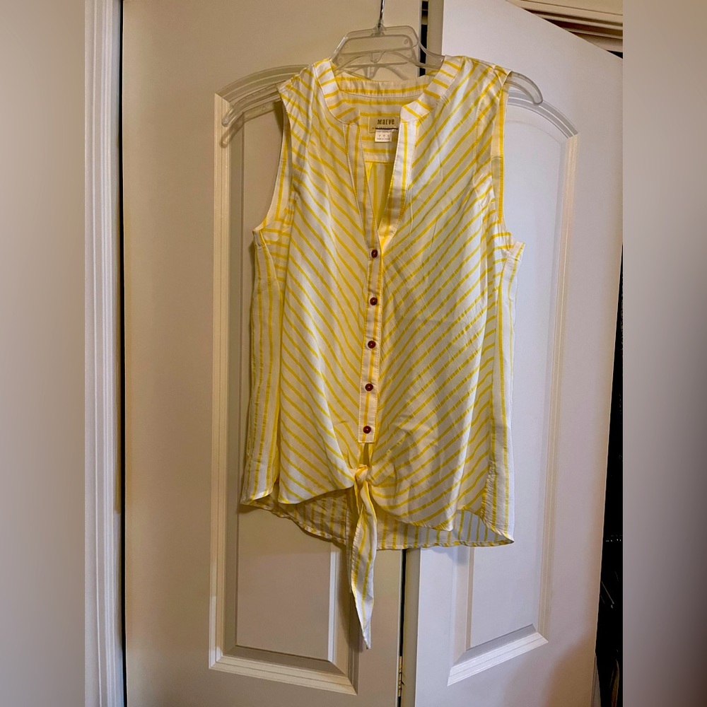 Mauve by Anthropology Yellow and white sleeveless button down blouse.